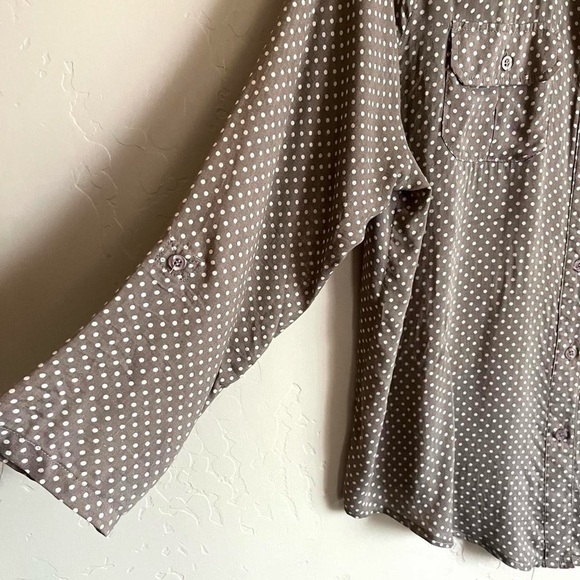 Blue Bird lightweight grey and white polka dot button up shirt - Picture 6 of 8